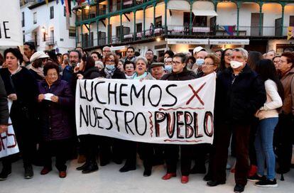 Manifestación en la plaza de Chinchón contra la planta de compostaje.