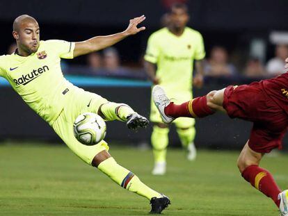 Rafinha remata para lograr el primer gol azulgrana.