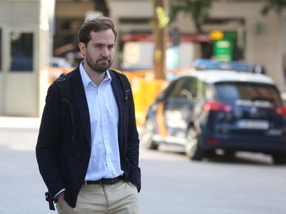 El hijo de Manuel Giménez Abad, Borja Giménez, esta mañana en Madrid.