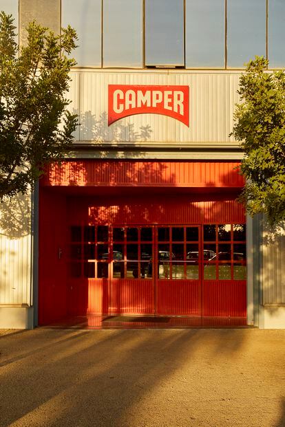 Entrance to Recamper, the Camper outlet store in Inca, next to the factory.