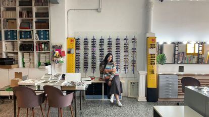 Ana Murciano en Gafas Murcia el outlet de gafas vintage en L'Hospitalet de Llobregat.