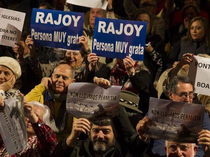 Asistentes al pleno de Pontevedra que ha nombrado 'persona non grata' a Mariano Rajoy.