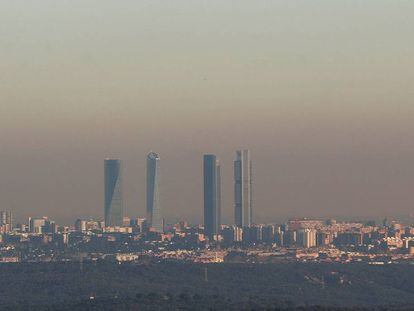 Nube de polución sobre Madrid. 