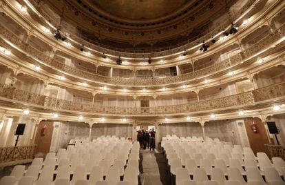 Visita a las obras del Teatro de la Comedia de Madrid, cerrado desde 2002 y que abrirá sus puertas en 2015.