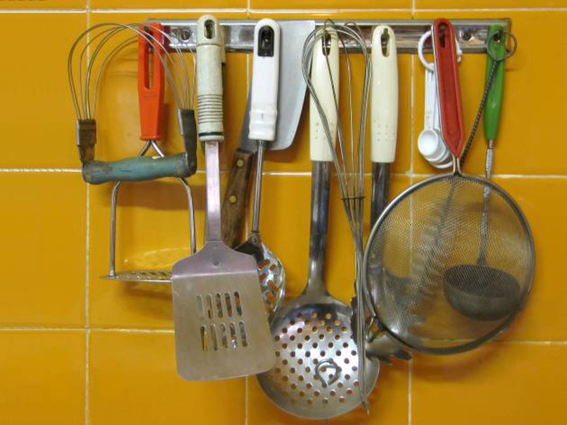 Los 23 instrumentos de cocina imprescindibles de verdad