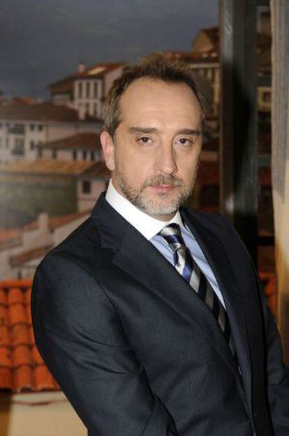 Gonzalo de Castro será el director de una revista en la nueva serie de Telecinco.