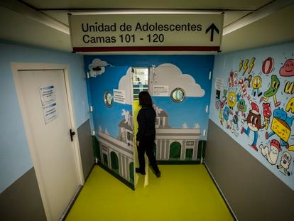 Acceso a la unidad de agudos de psiquiatría infantojuvenil del Hospital Gregorio Marañón en Madrid.