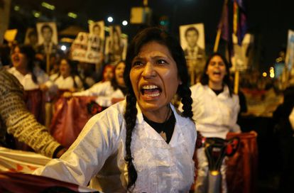Manifestantes en Lima contra el indulto a Fujimori. 