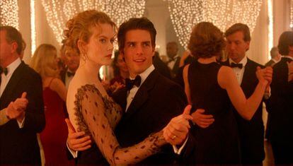 Eyes Wide Shut. (Stanley Kubrick, 1999). Para su obra póstuma Stanley Kubrick eligió la época navideña como punto de arranque de esta historia que hubiera hecho las delicias del padre del psicoanálisis, el doctor Sigmund Freud. Nunca la pareja Nicole Kidman & Tom Cruise desprendieron una sensualidad tan luminosa.