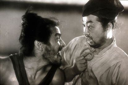 RASHOMON (1950). Akira Kurosawa. Esplèndid espectacle i reflexió sobre el subjectivisme humà davant d'un cas traumàtic de violència homicida i sexual.