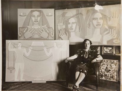 La pintora Maruja Mallo en su estudio de Madrid, en 1936.