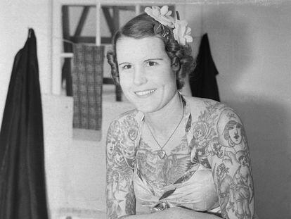 Betty Broadbent, considerada como la mujer más tatuada y fotografiada del siglo XX, apostó por otro modo de ver la belleza en una época en la que los tatuajes solo eran cosa de hombres.
