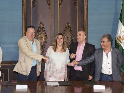 Susana D&iacute;az, tras la firma con los sindicatos de la funci&oacute;n p&uacute;blica.