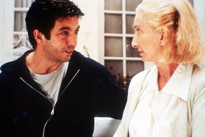 El personaje de Ricardo Darín da título a <i>El hijo de la novia</i>. La madre (Norma Leandro) padece alzhéimer.