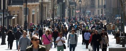 Avenida Portal de l'Àngel en Barcelona, la calle comercial más cara de España.