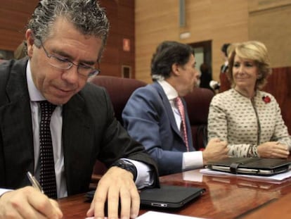 Francisco Granados, Ignacio González y Esperanza Aguirre, en la Asamblea de Madrid en 2011.