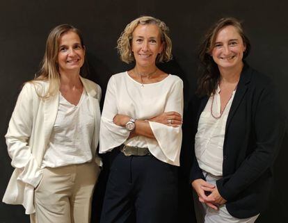De izquierda a derecha, la economista Nieves Penadés; la abogada María José Duplá, ex Morera Bargués Asesores; y la abogada Begoña Vilar, ex Gómez Acebo & Pombo y ex Cuatrecasas