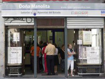 Fachada de la administraci&oacute;n de loter&iacute;a Do&ntilde;a Manolita, en el centro de Madrid.