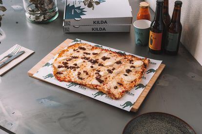Las pizzas elaboradas con base de pollo de Kilda, en una fotografía cedida por el restaurante.