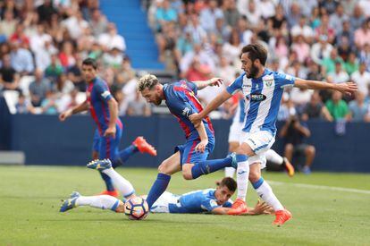 Lionel Messi, durant una escapada amb la pilota.
