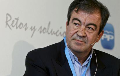 Álvarez Cascos, en una fotografía tomada en mayo de 2010.