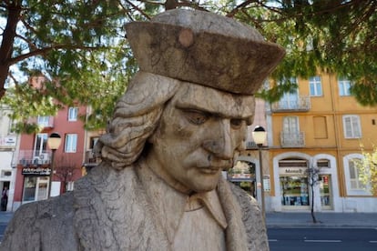 Estàtua que Figueres té dedicada al cronista medieval Ramon Muntaner.