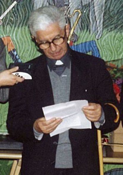 El sacerdote Bruno Nicolini.