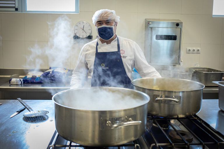 El chef castellonense Miguel Barrera, este jueves en las cocinas del Centre de Turisme de Castellón