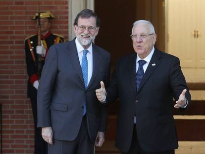  Mariano Rajoy con el presidente israel&iacute;, Reuven Rivlin, durante su encuentro en la Moncloa. 