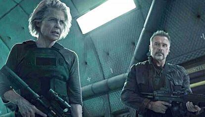 Linda Hamilton y Arnold Schwarzenegger, en 'Terminator: destino oscuro'.