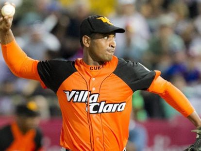 El lanzador de Villa Clara de Cuba, Yosvany P&eacute;rez.