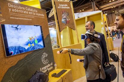 Quienes visiten el estand de Cataluña podrán jugar a 'Legends of Catalonia' en la PlayStation 4: una partida de realidad virtual protagonizada por el excapitán del FC Barcelona Carles Puyol, la alpinista Edurne Pasaban y los hermanos Roca, cocineros. Estos personajes ayudarán al jugador a desbloquear las seis medallas que dan acceso al diario secreto de Sant Jordi. Las pruebas transcurren en el anfiteatro romano de Tarragona, la Seu Vella de Lleida, la montaña de Montserrat, el Cadaqués de Dalí y el Mercado de Sant Antoni y la Sagrada Familia en Barcelona.