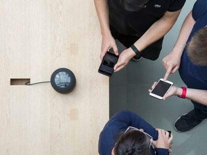 Lanzamiento del HomePod, un altavoz y asistente digital de Apple, en 2018.