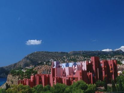 La Muralla Roja, edificio de Ricardo Bofill en Calpe (Alicante).