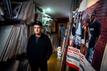 El fotógrafo Miguel Trillo, en su local de Madrid el miércoles 16.