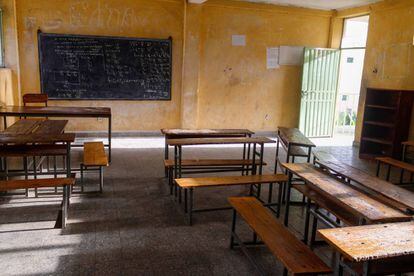 Un aula de la escuela primaria Sefere Selam queda vacía tras una jornada escolar, en Dessie (región de Amhara). Todas las clases están así desde que la pandemia obligara a suspender la actividad académica el pasado 16 de marzo.