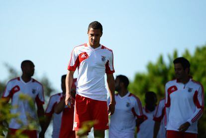 Rodrigo, en un entrenamiento con el Benfica.