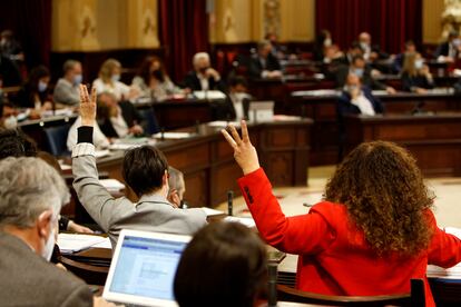 Votación de la ley de Educación autonómica, en el Parlament de las Islas Baleares el 22 de febrero de 2022.