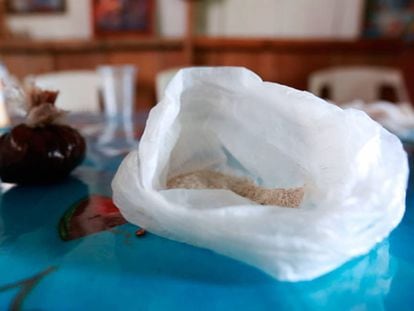 Una bolsa con fentanilo obtenida en el mercado ilegal de México. 