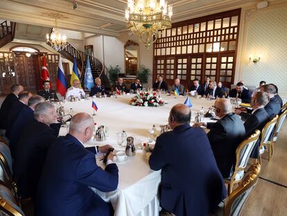 Foto de la reunión a cuatro bandas de este miércoles en Estambul, distribuida por el Ministerio de Defensa de Turquía.