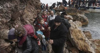 Un grupo de demandantes de asilo llega a la isla de Lesbos (Grecia) la semana pasada.