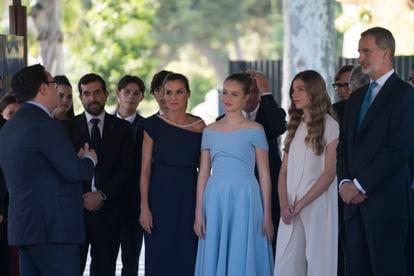 Los reyes de España, Felipe y Letizia, y sus hijas, Leonor y Sofía, han acudido al acto de entrega de los premios Princesa de Girona, título que ostenta (además del de princesa de Asturias) su primogénita.