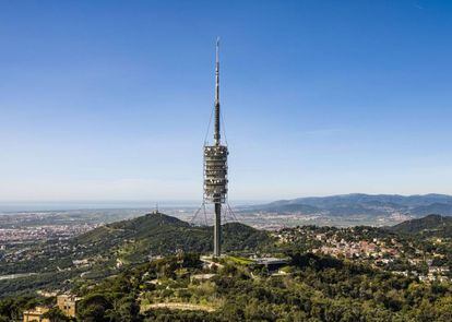 La torre Collserola, con permiso de la Sagrada Familia, es el edificio más fotografiado por los turistas en su visita a la ciudad condal. |