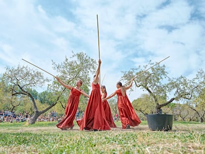 Bailarines de Aracaladanza, en un espectáculo anterior en Espacio Abierto Quinta de los Molinos.