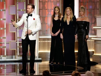 Ryan Gosling recibe el premio al mejor actor de comedia o musical. 