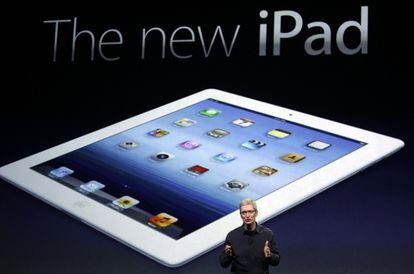 El consejero delegado de Apple, Tim Cook, durante la presentación del nuevo iPad.