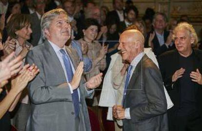 Norman Foster aplaudido tras la clausura del fórum celebrado en Madrid.
