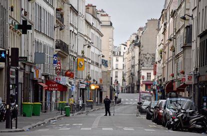 Francia ha decretado tres días de luto oficial. Barrio cercano a la sala Bataclan.