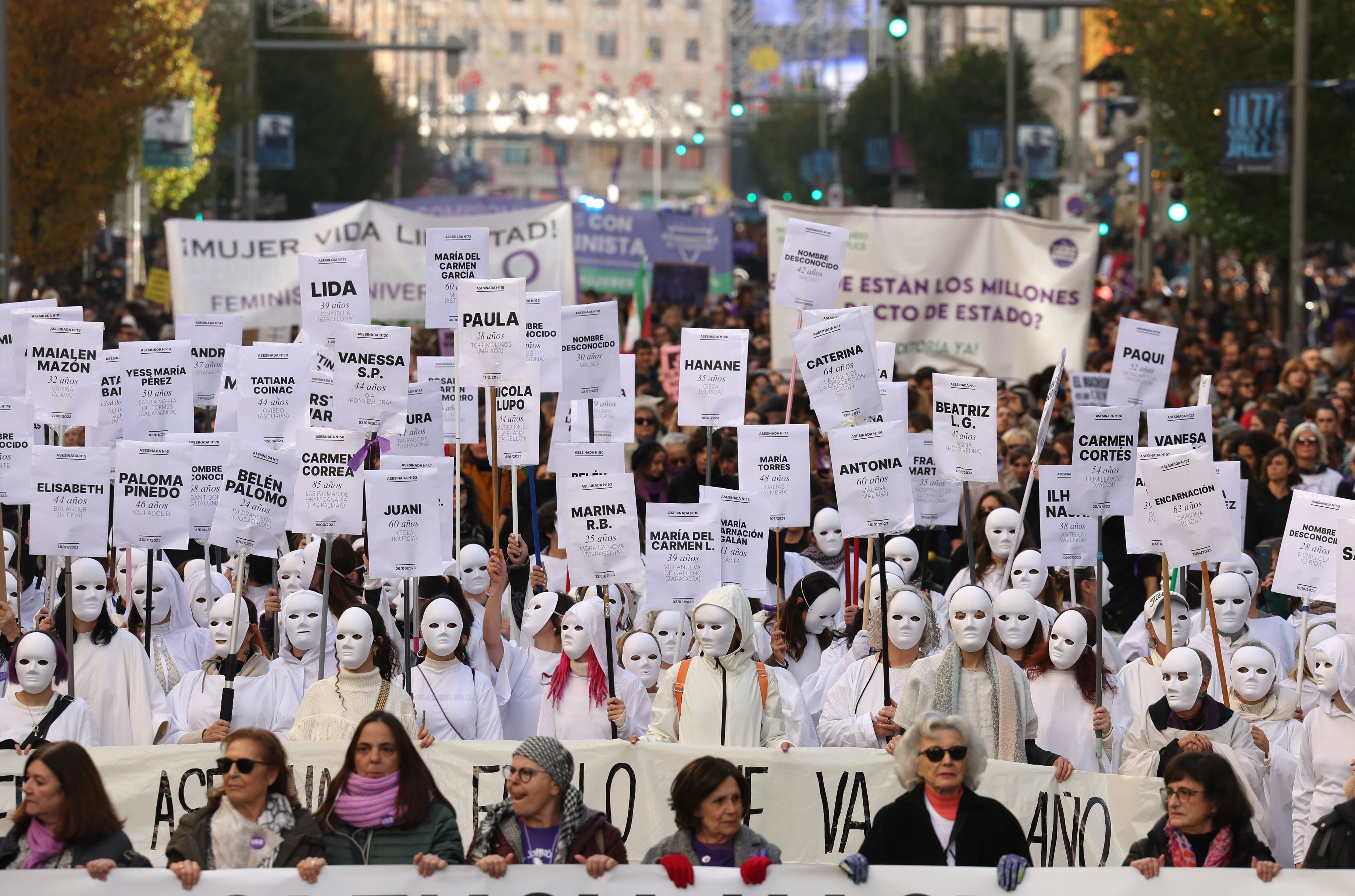 21-11-23. (DVD 1188). Manifestación para protestar contra la violencia hacia las mujeres en Madrid. Jaime Villanueva