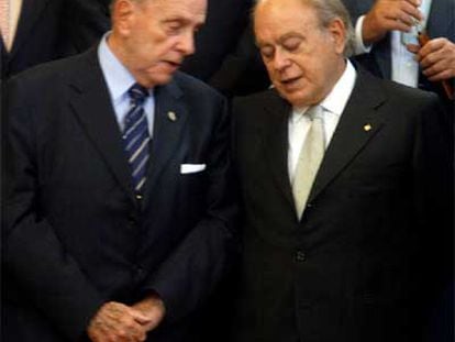 Manuel Fraga, a la izquierda, y Jordi Pujol, en la conmemoración del 25º aniversario de la Constitución.